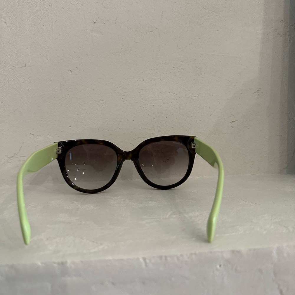 Prada Black and light green sunglasses - Picture 4 of 6
